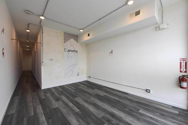 9136 Waukegan Road Road, Morton Grove, IL 60053