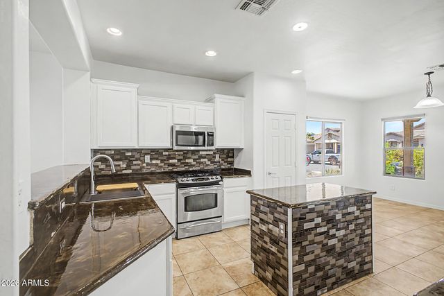 2515 W BROOKHART Way, Phoenix, AZ 85085