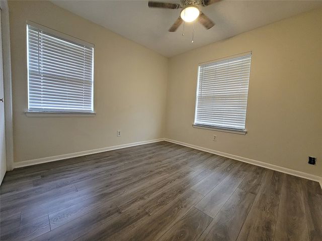 738 Hawthorne Lane, Grand Prairie, TX 75052