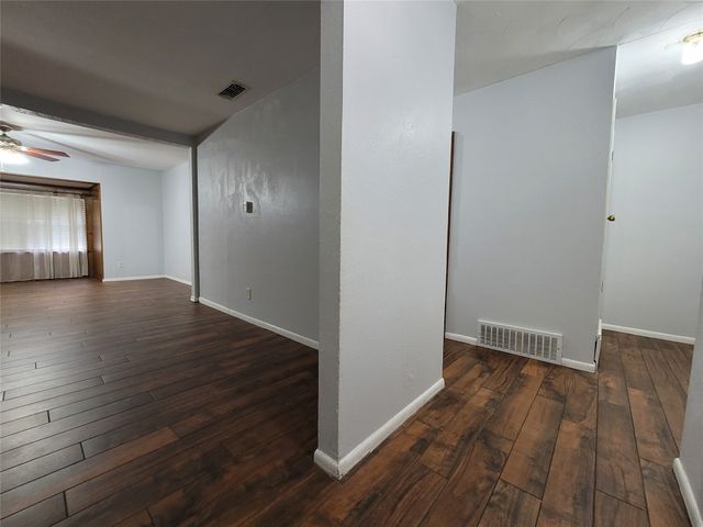 738 Hawthorne Lane, Grand Prairie, TX 75052