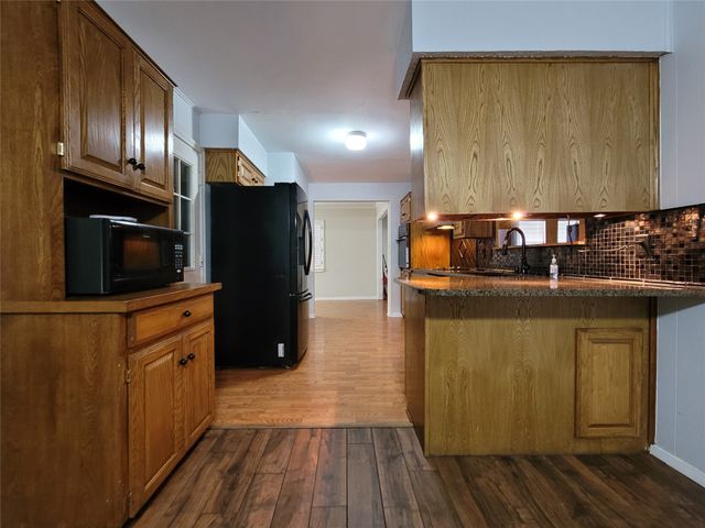 738 Hawthorne Lane, Grand Prairie, TX 75052