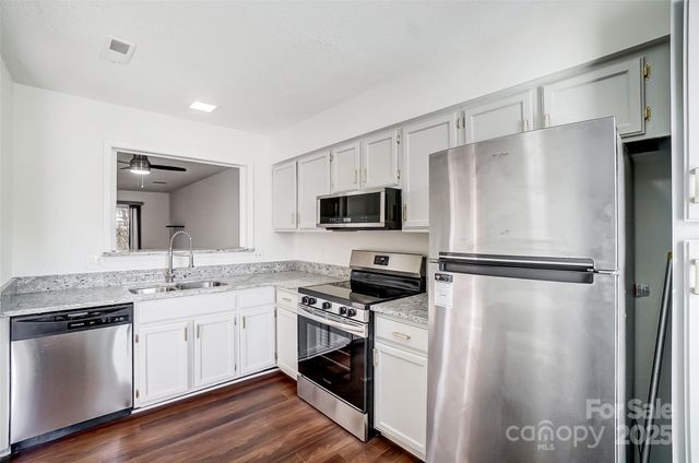 3109 Heathstead Place, Charlotte, NC 28210