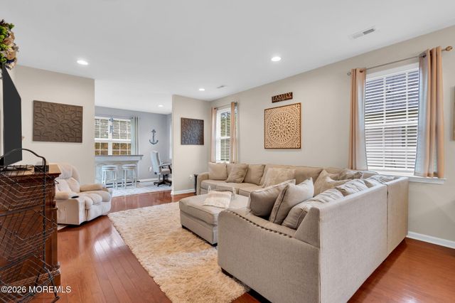 61 Woodview Drive, Whiting, NJ 08759