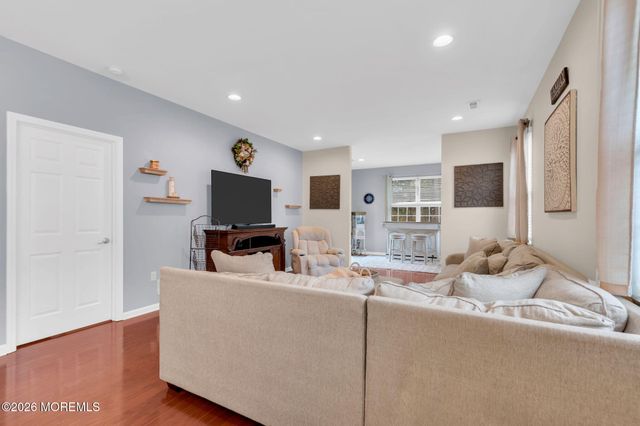 61 Woodview Drive, Whiting, NJ 08759