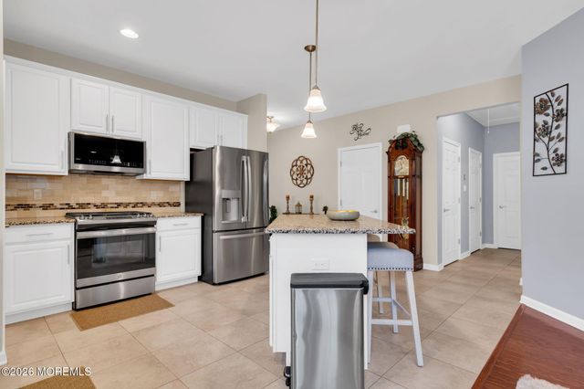 61 Woodview Drive, Whiting, NJ 08759