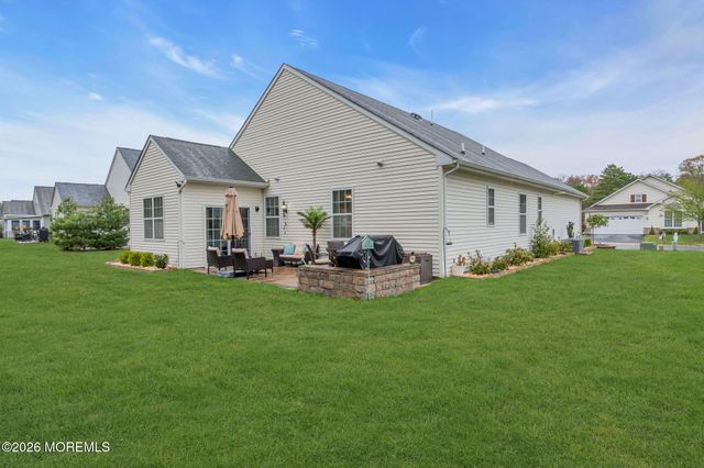 61 Woodview Drive, Whiting, NJ 08759