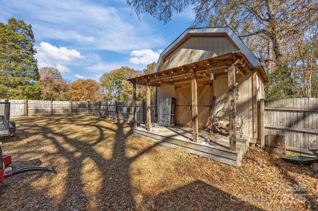 624 Patricia Avenue, Harrisburg, NC 28075