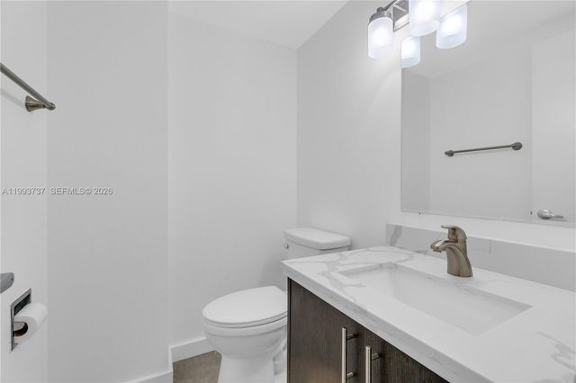 425 W Park Dr 12, Miami, FL 33172