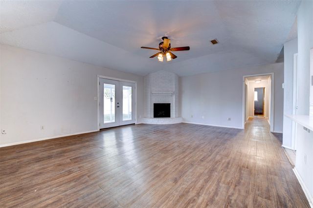 2810 Heritage Colony Drive, Webster, TX 77598