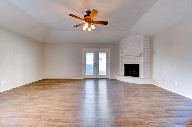 2810 Heritage Colony Drive, Webster, TX 77598