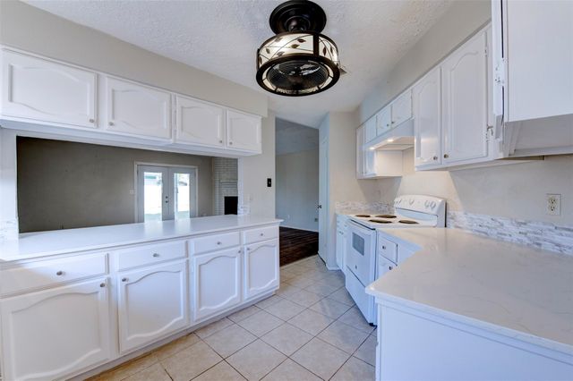 2810 Heritage Colony Drive, Webster, TX 77598