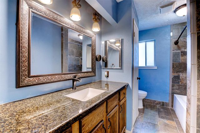 2810 Heritage Colony Drive, Webster, TX 77598