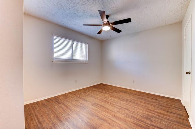 2810 Heritage Colony Drive, Webster, TX 77598