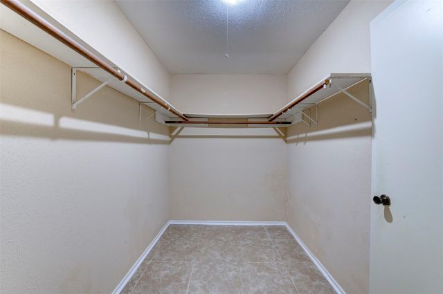 2810 Heritage Colony Drive, Webster, TX 77598