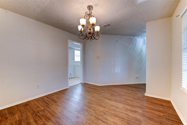 2810 Heritage Colony Drive, Webster, TX 77598