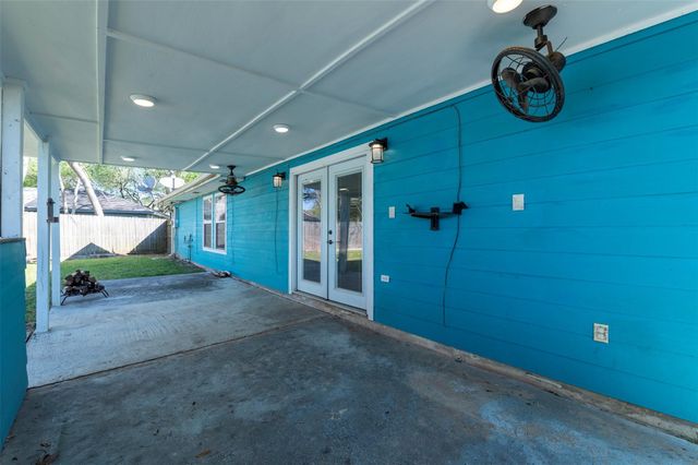 2810 Heritage Colony Drive, Webster, TX 77598