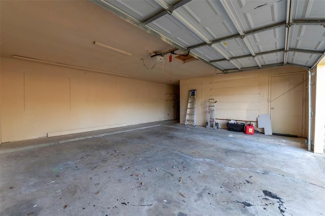 2810 Heritage Colony Drive, Webster, TX 77598