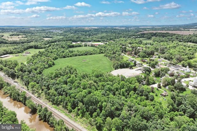 124, 126,128 AND REAR FALLSVIEW AVE, York Haven, PA 17370