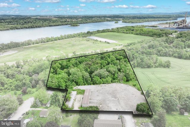 124, 126,128 AND REAR FALLSVIEW AVE, York Haven, PA 17370