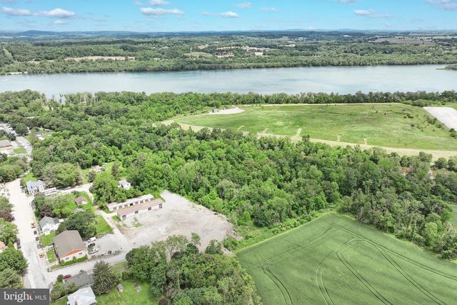 124, 126,128 AND REAR FALLSVIEW AVE, York Haven, PA 17370