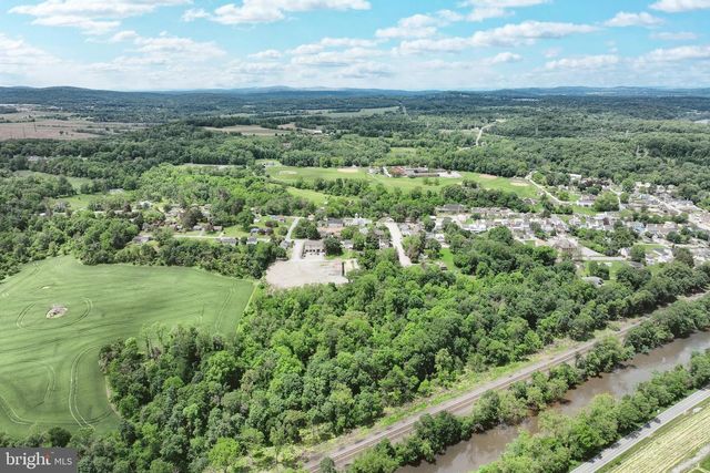 124, 126,128 AND REAR FALLSVIEW AVE, York Haven, PA 17370