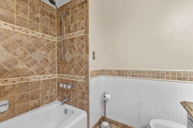 S77W22250 Eleanor STREET, Muskego, WI 53150