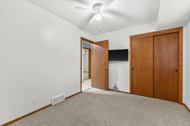 S77W22250 Eleanor STREET, Muskego, WI 53150