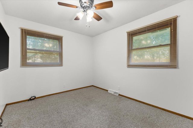 S77W22250 Eleanor STREET, Muskego, WI 53150