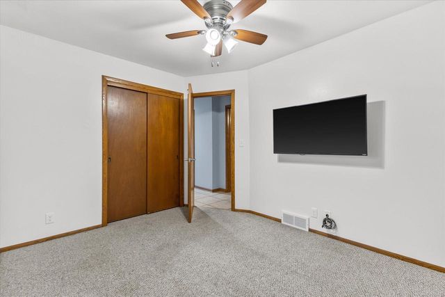 S77W22250 Eleanor STREET, Muskego, WI 53150
