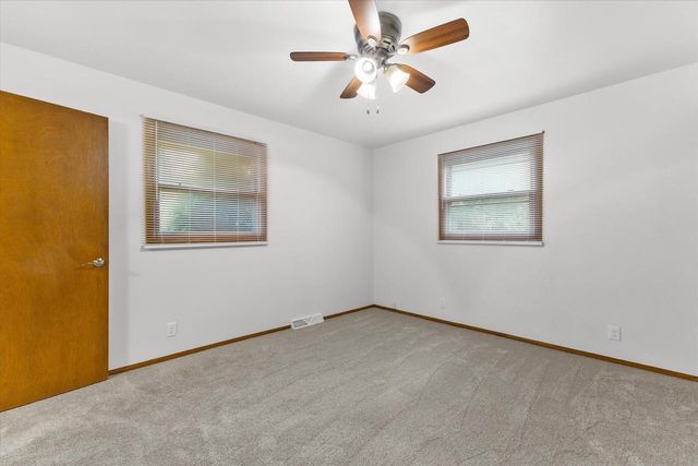 S77W22250 Eleanor STREET, Muskego, WI 53150