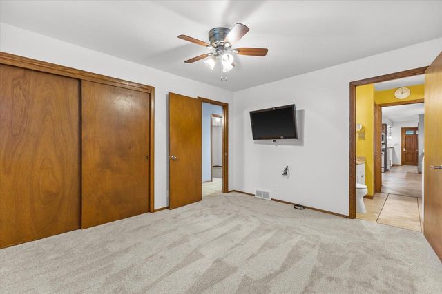 S77W22250 Eleanor STREET, Muskego, WI 53150