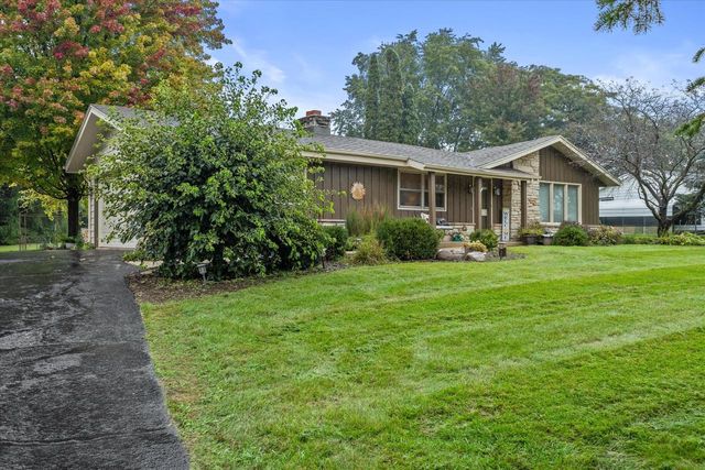 S77W22250 Eleanor STREET, Muskego, WI 53150