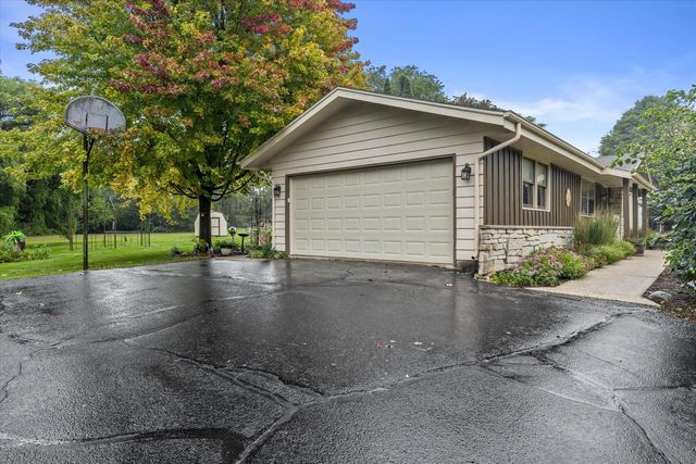 S77W22250 Eleanor STREET, Muskego, WI 53150