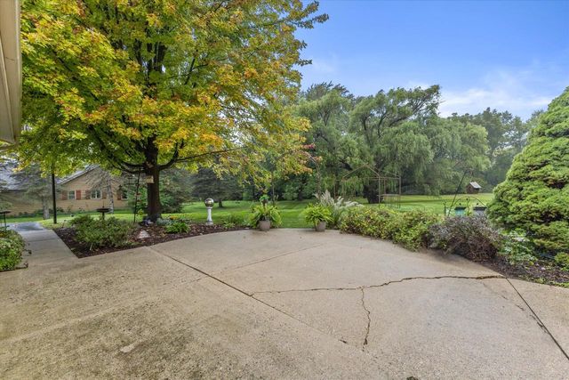 S77W22250 Eleanor STREET, Muskego, WI 53150