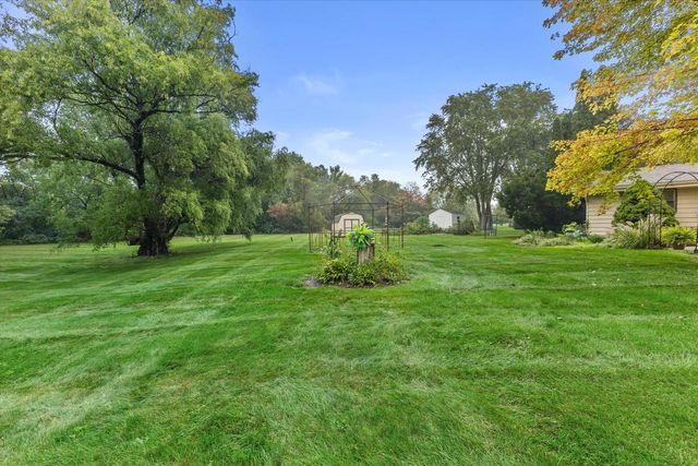 S77W22250 Eleanor STREET, Muskego, WI 53150