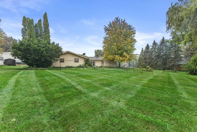 S77W22250 Eleanor STREET, Muskego, WI 53150
