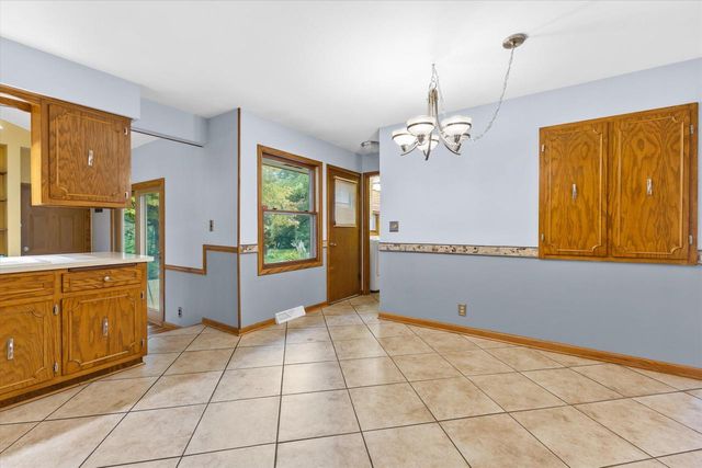 S77W22250 Eleanor STREET, Muskego, WI 53150