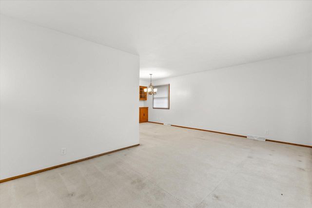 S77W22250 Eleanor STREET, Muskego, WI 53150