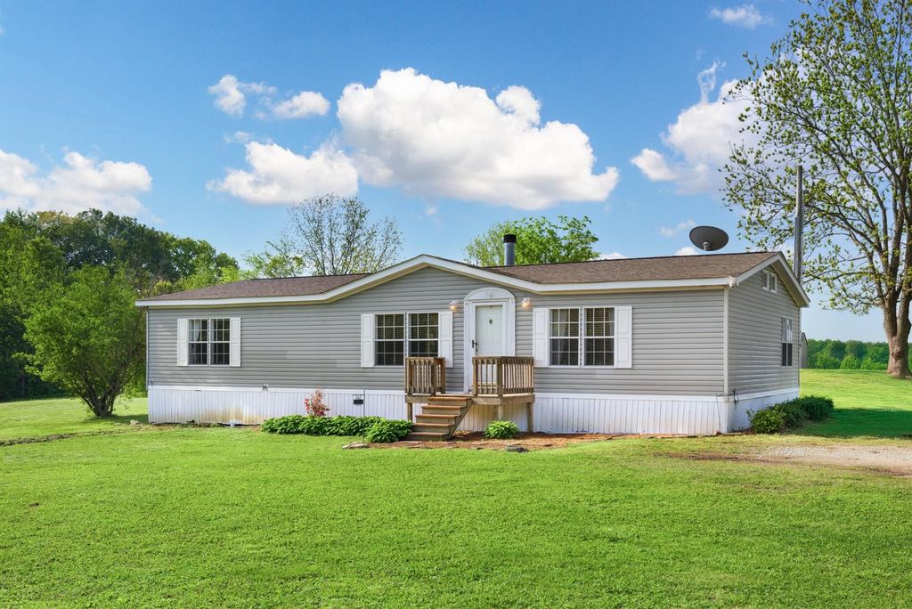 2765 THORPE DR, Mason, TN 38049