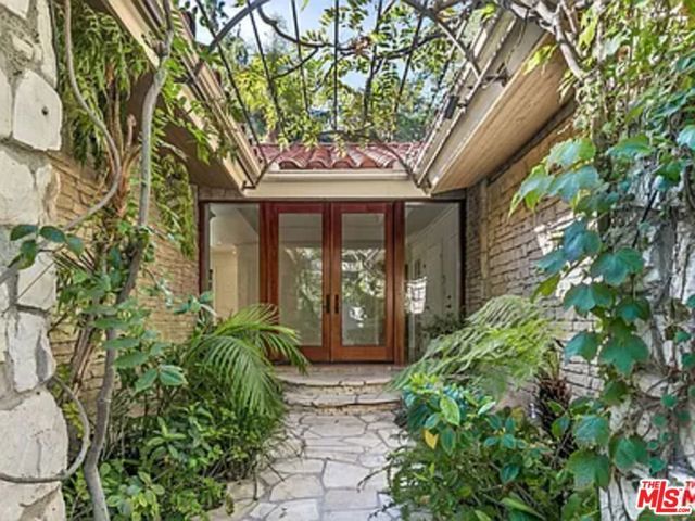 1681 Stone Canyon Road, Los Angeles, CA 90077