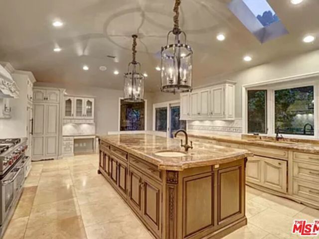 1681 Stone Canyon Road, Los Angeles, CA 90077