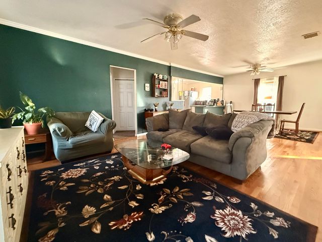 2109 S Moffet Avenue, Joplin, MO 64804