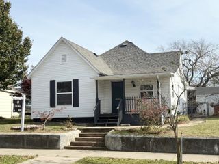 2109 S Moffet Avenue, Joplin, MO 64804