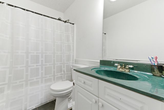 3805 Parkway Lane, Zion, IL 60099