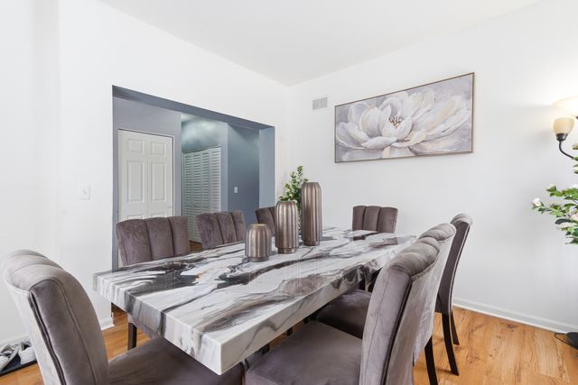 3805 Parkway Lane, Zion, IL 60099