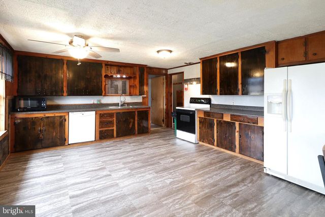 2447 GENERAL POTTER HWY, Centre Hall, PA 16828