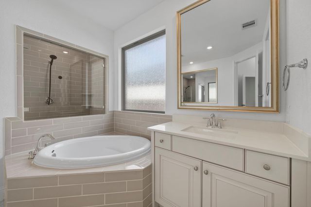 1021 Lakemont Bend Lane, Pinehurst, TX 77362