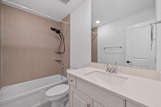 1021 Lakemont Bend Lane, Pinehurst, TX 77362