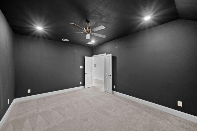 1021 Lakemont Bend Lane, Pinehurst, TX 77362