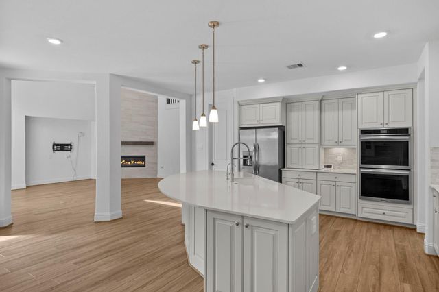 1021 Lakemont Bend Lane, Pinehurst, TX 77362